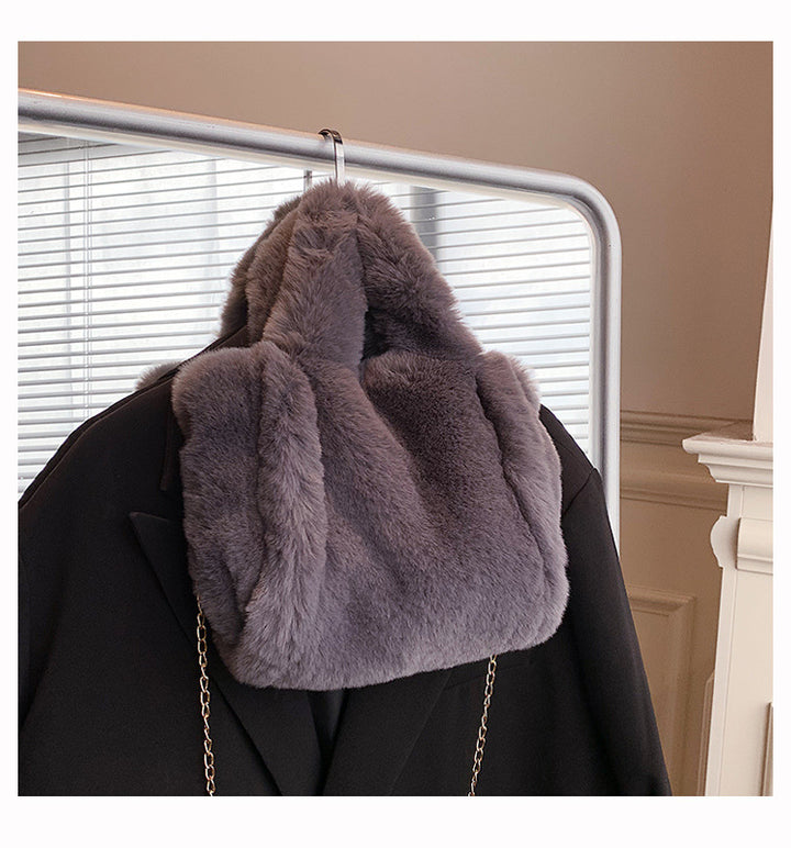 Fluffy plush tote bag with chain