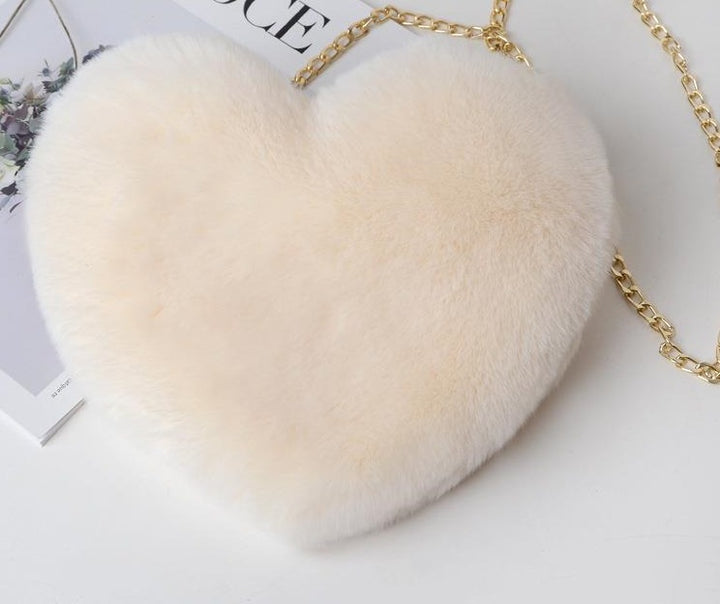 Heart-shaped fluffy bag with gold chain