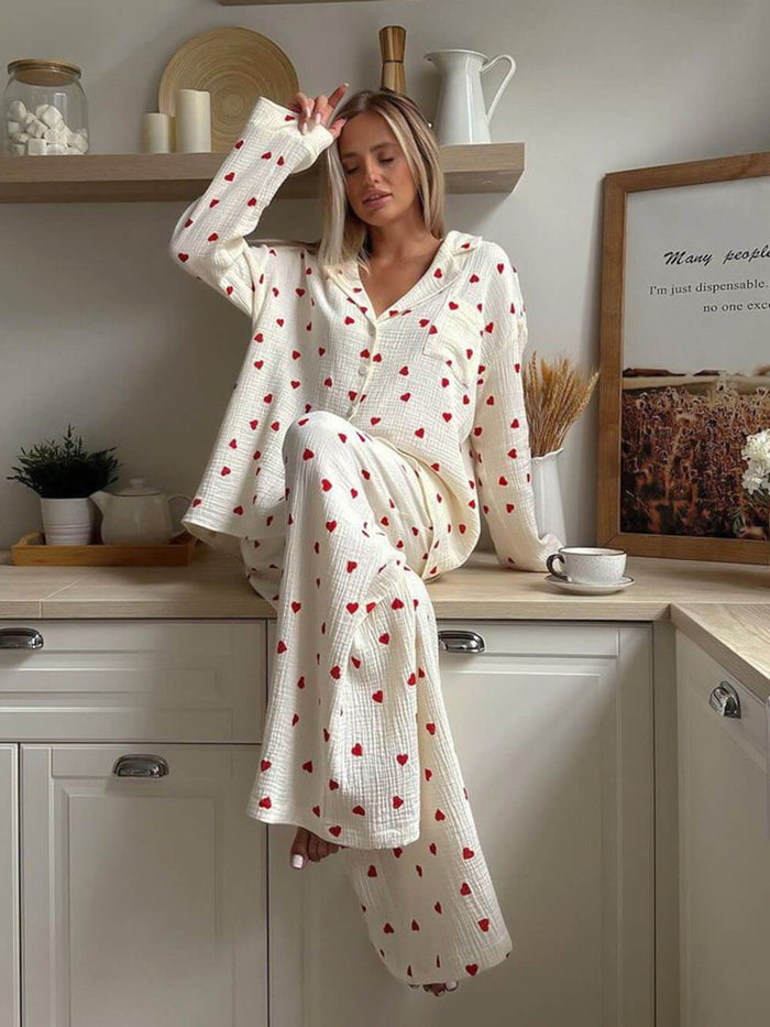 Women's Heart Print Pyjama Set with Long Sleeves