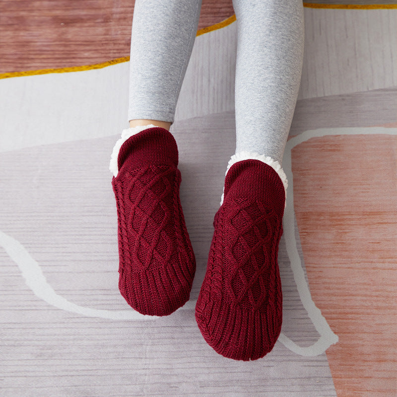 Cable knit slipper socks with sherpa lining